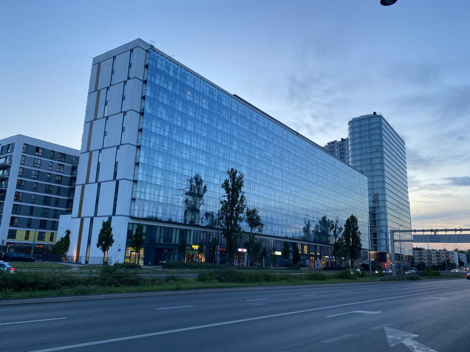Apartamenty Wola Tower Na Prymasa - Z Widokiem Na City Varsóvia Exterior foto